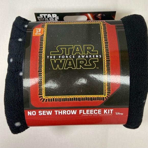 Star Wars Fleece Blanket No-Sew Throw Kit - THE FORCE AWAKENS - Picture 6 of 6